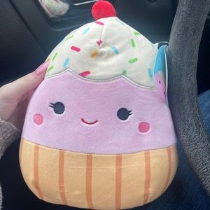 Clara The Cupcake 8Inch Squishmallow